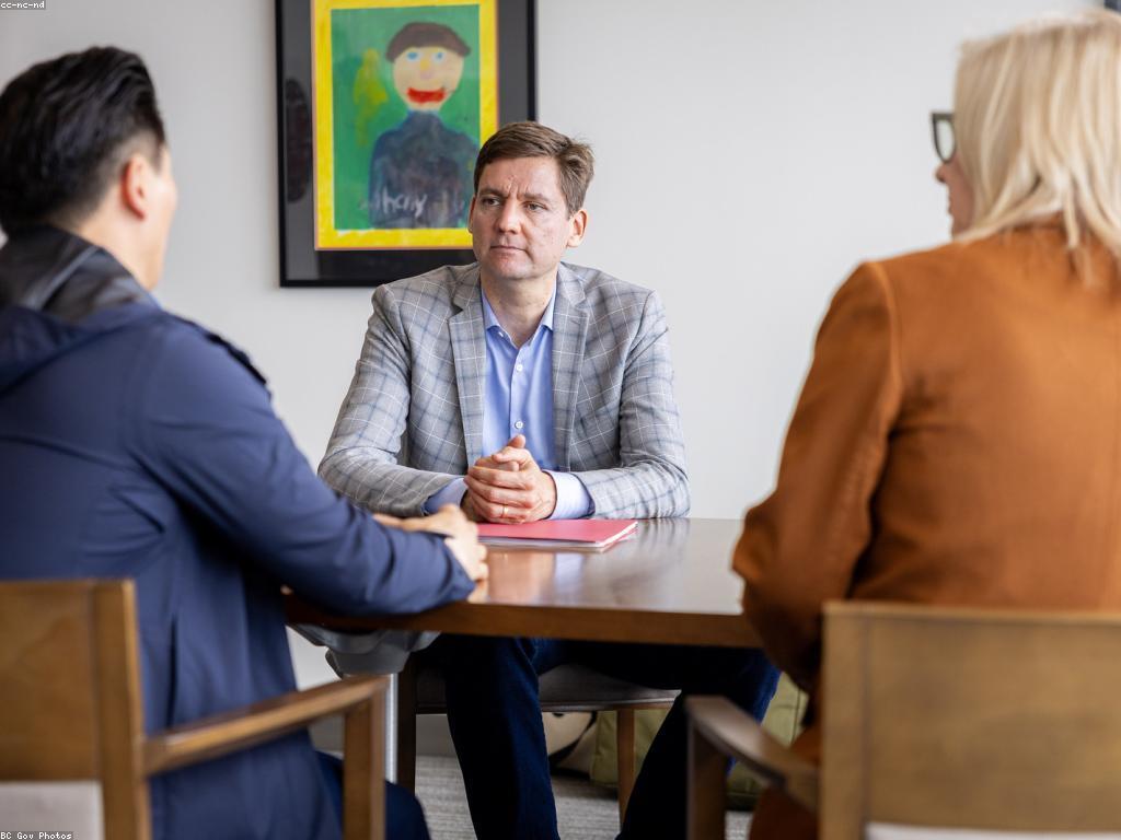 សមត្ថភាពនិងឱកាសក្នុងយុទ្ធសាស្ត្រអាជីវកម្ម